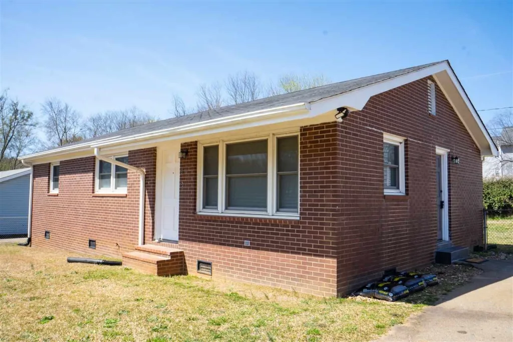 8119 Daniel Court Spartanburg SC 29303