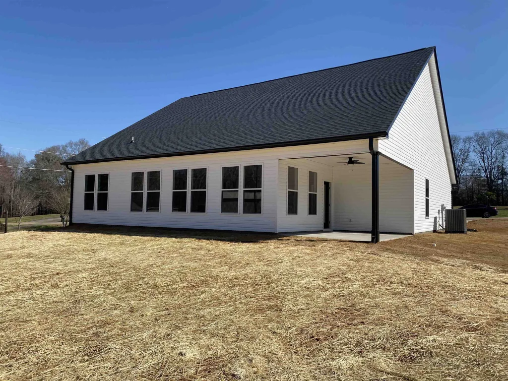 129 James Ave Wellford SC 29385