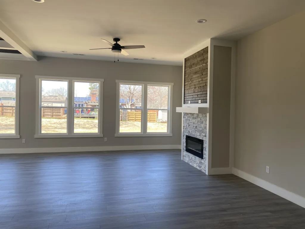 129 James Ave Wellford SC 29385