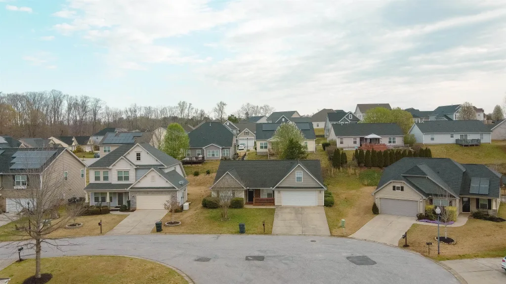 817 E Yorkswell Court  Moore SC 29369