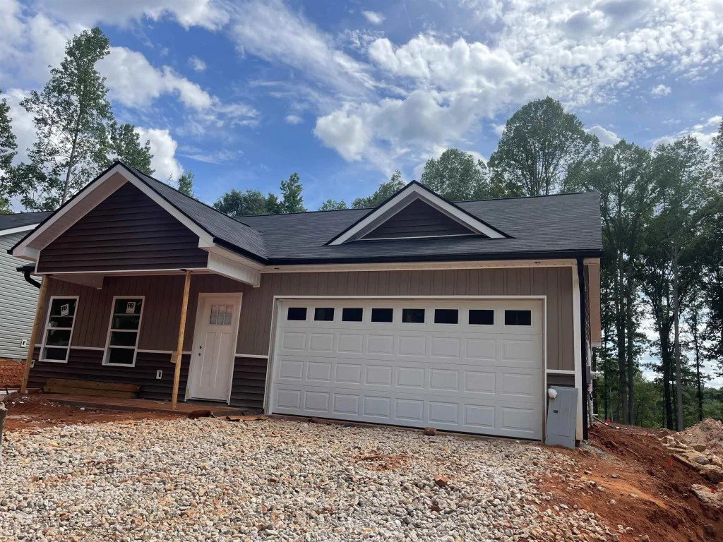 258 Simmons Dr  Wellford SC 29385