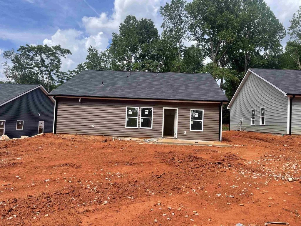258 Simmons Dr  Wellford SC 29385