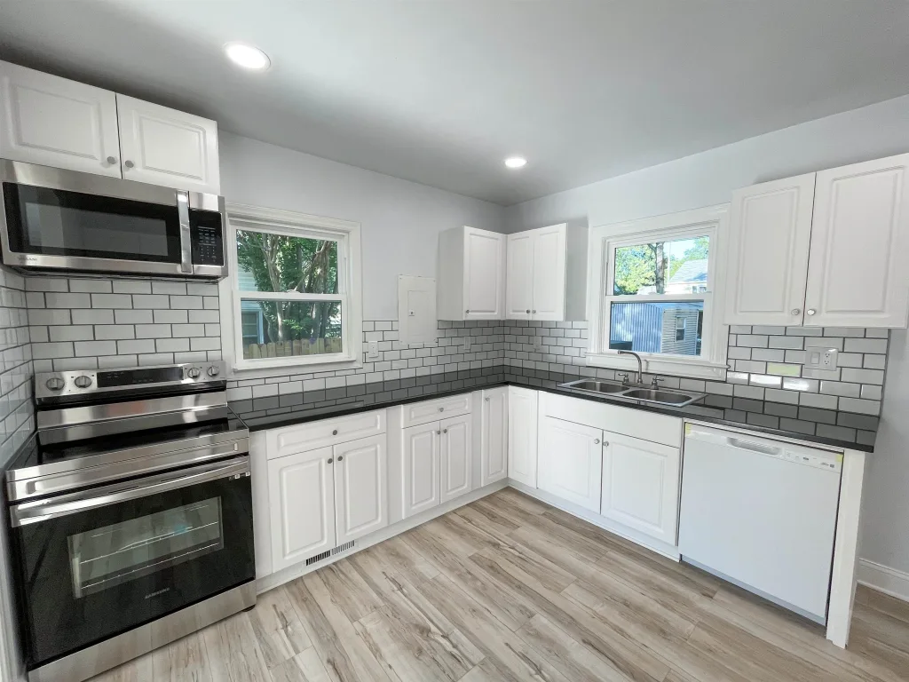 214 Belmarc Dr  Spartanburg SC 29301