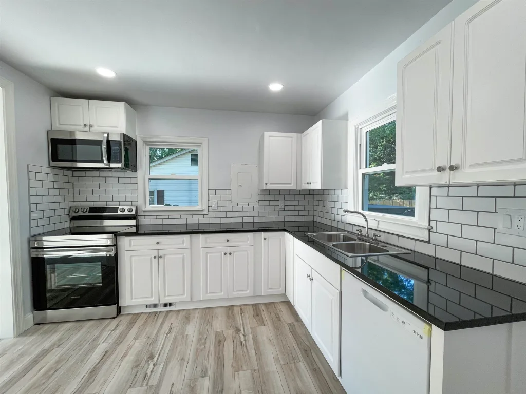 214 Belmarc Dr  Spartanburg SC 29301