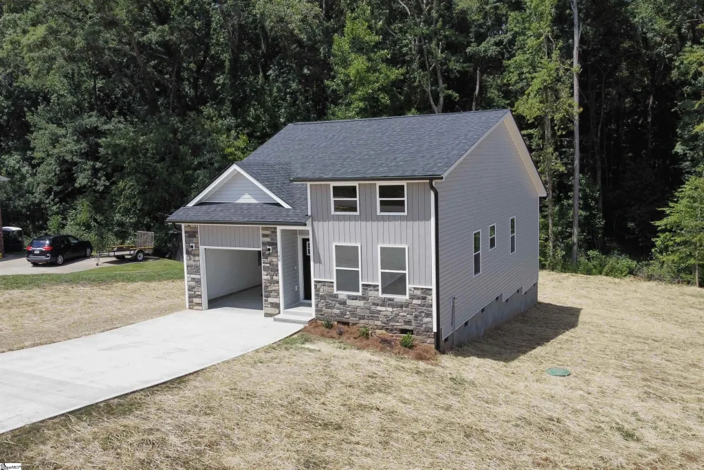 148 Shady Lane Dr Wellford SC 29385