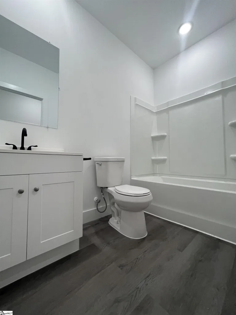 148 Shady Lane Dr Wellford SC 29385