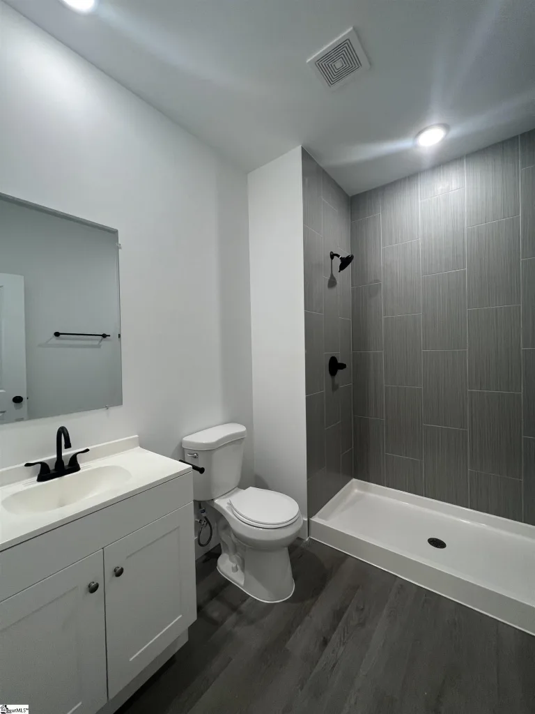 148 Shady Lane Dr Wellford SC 29385