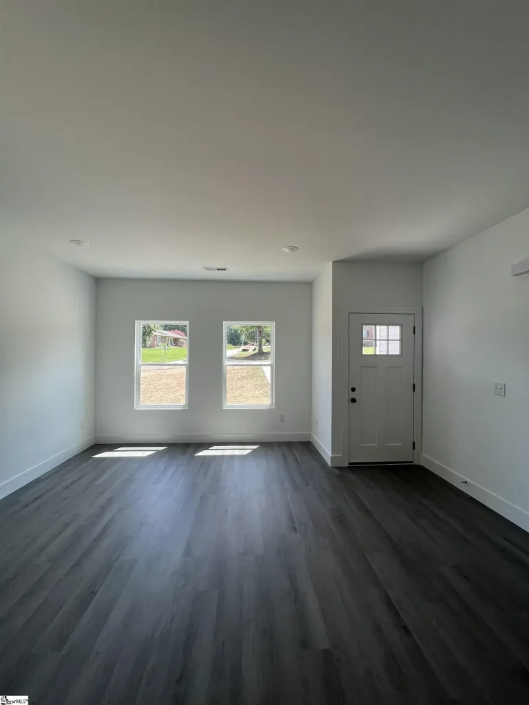 148 Shady Lane Dr Wellford SC 29385