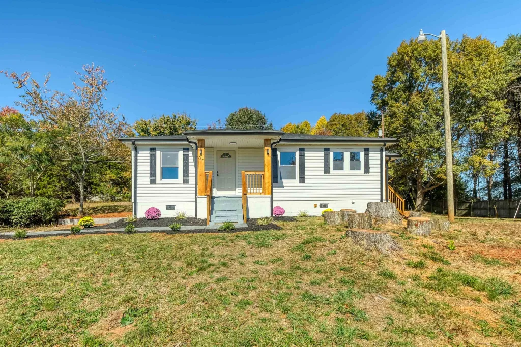 767 Windmill Hill Rd  Inman SC 29349