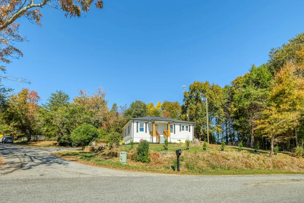 767 Windmill Hill Rd  Inman SC 29349
