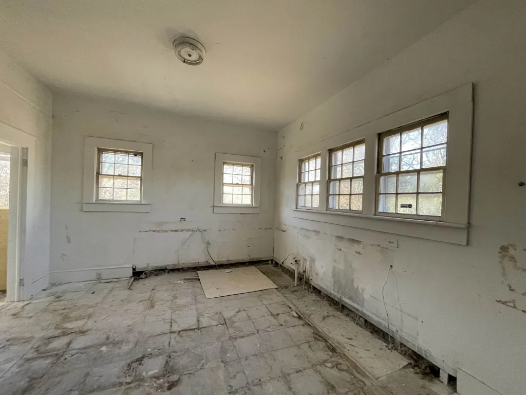 136 Gray St  Woodruff SC 29388
