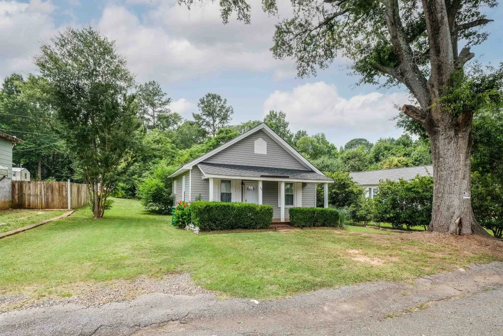 44 Chestnut Street  Startex SC 29377