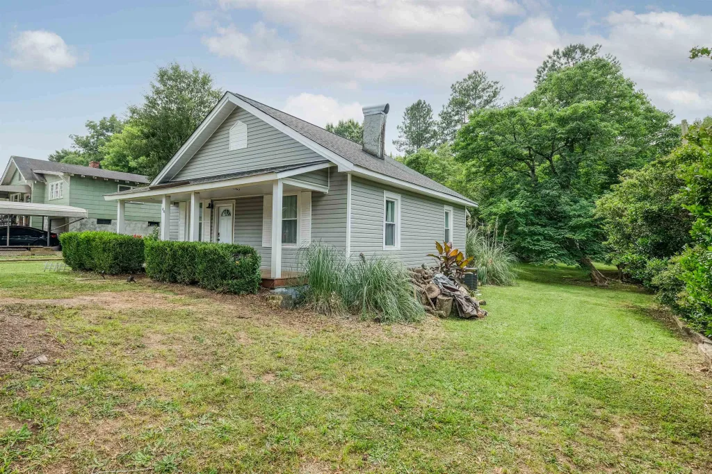 44 Chestnut Street  Startex SC 29377
