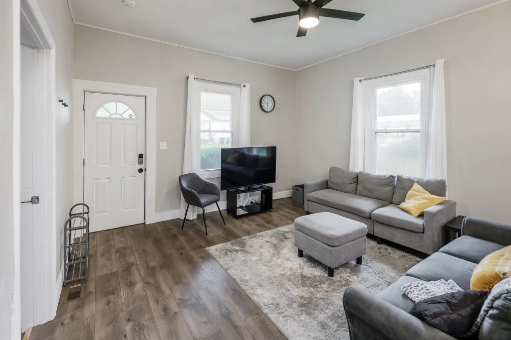 44 Chestnut Street  Startex SC 29377