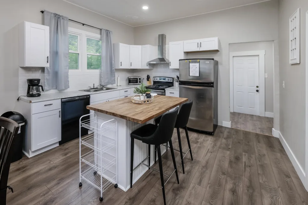 44 Chestnut Street  Startex SC 29377