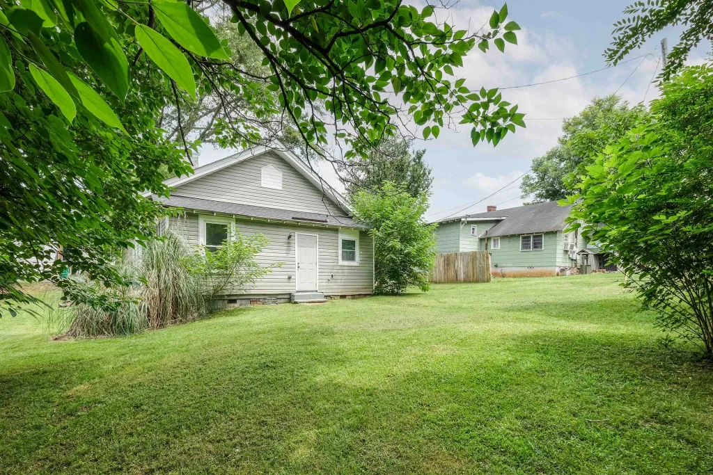 44 Chestnut Street  Startex SC 29377