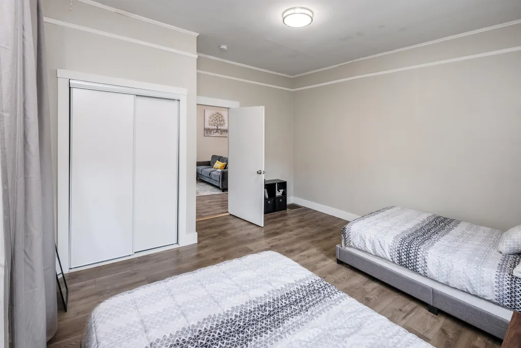 44 Chestnut Street  Startex SC 29377