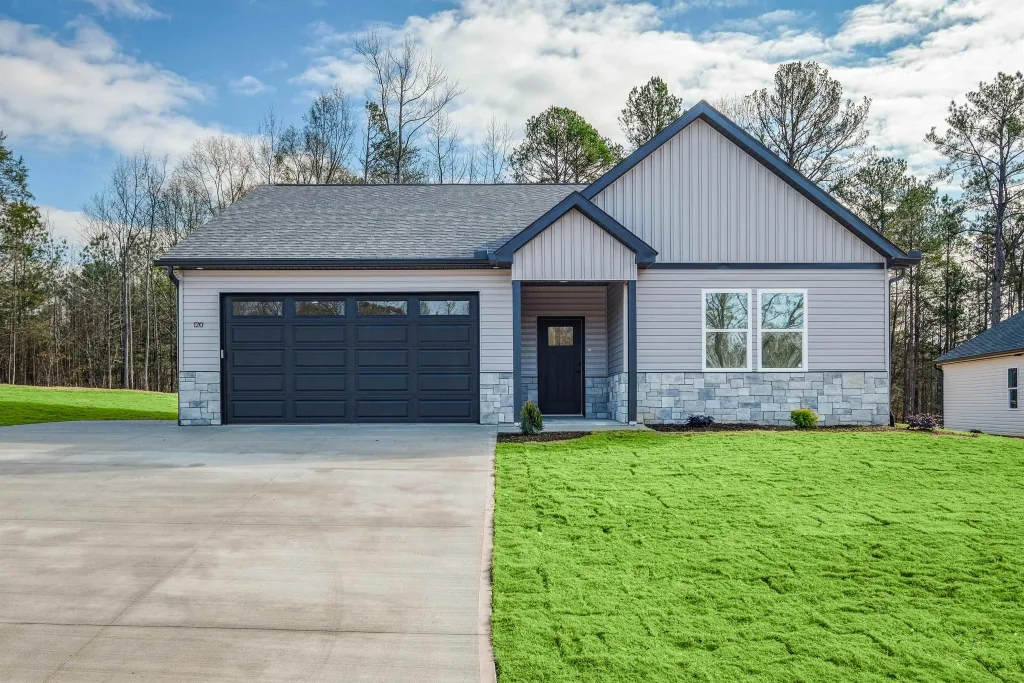 120 Simmons Road Woodruff SC 29388