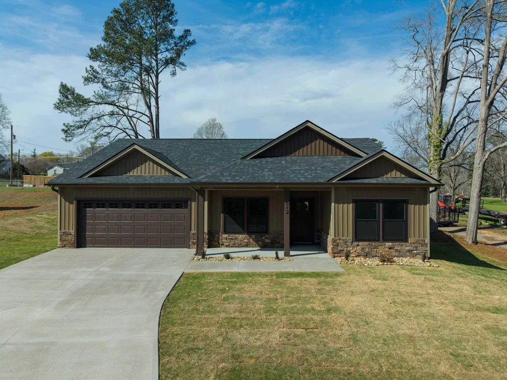 512 E Hayne Street Woodruff SC 29388