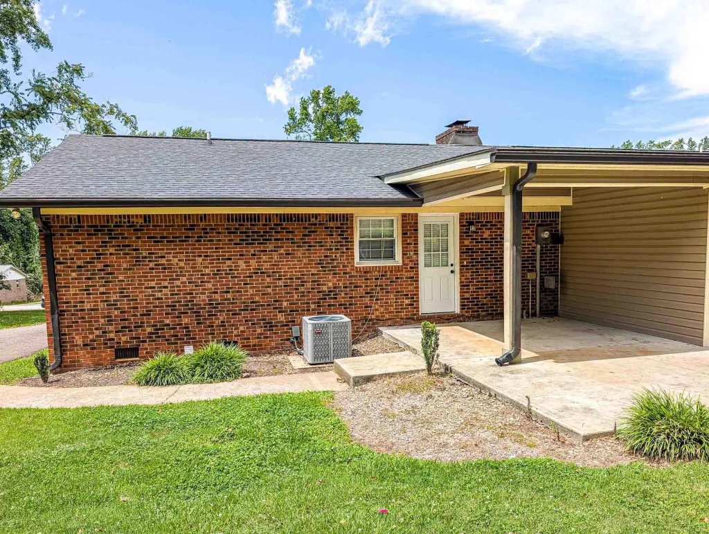 129 Pisgah Drive  ***  Spartanburg SC 29303