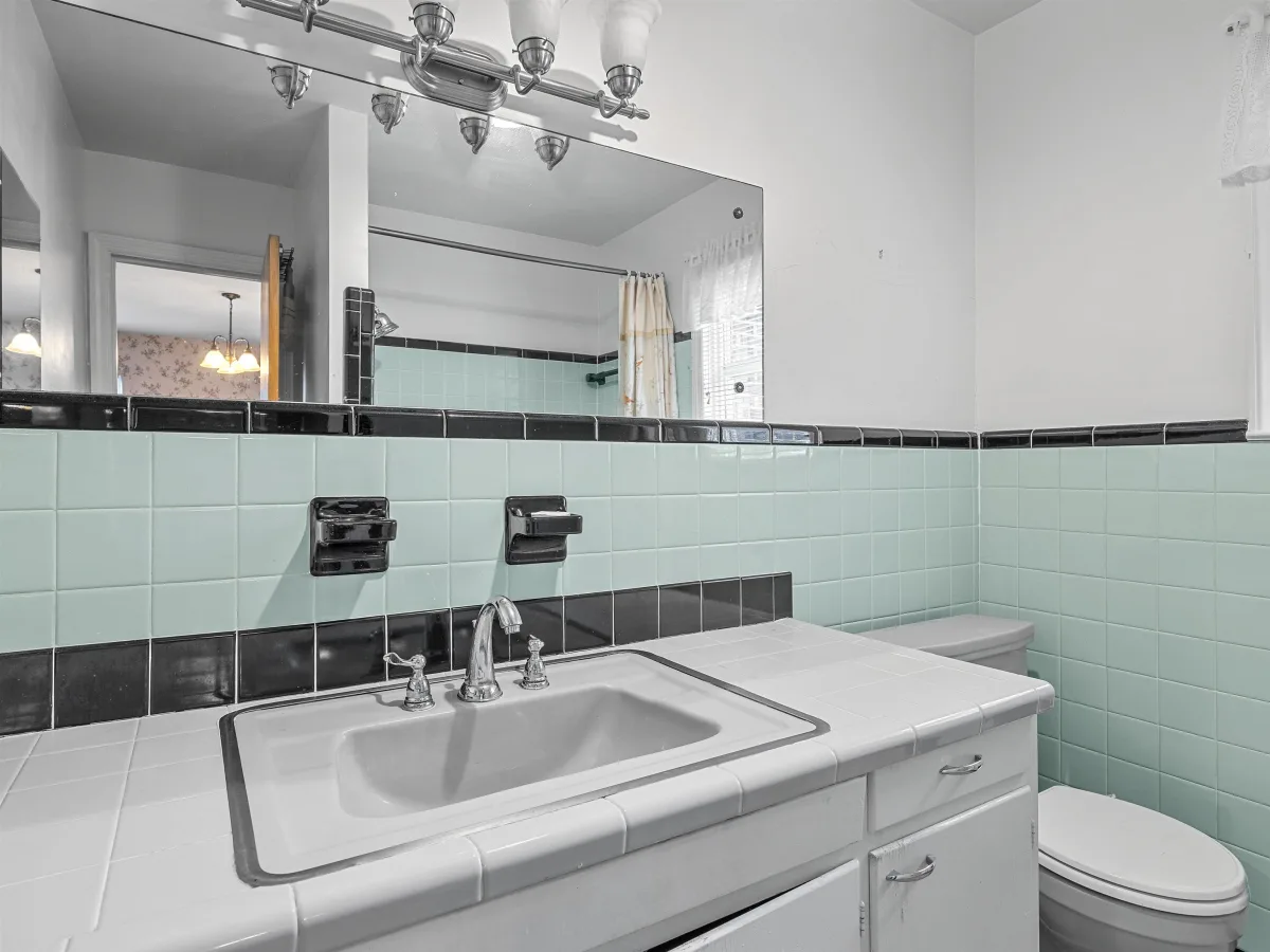 114 York Street  Clinton SC 29325