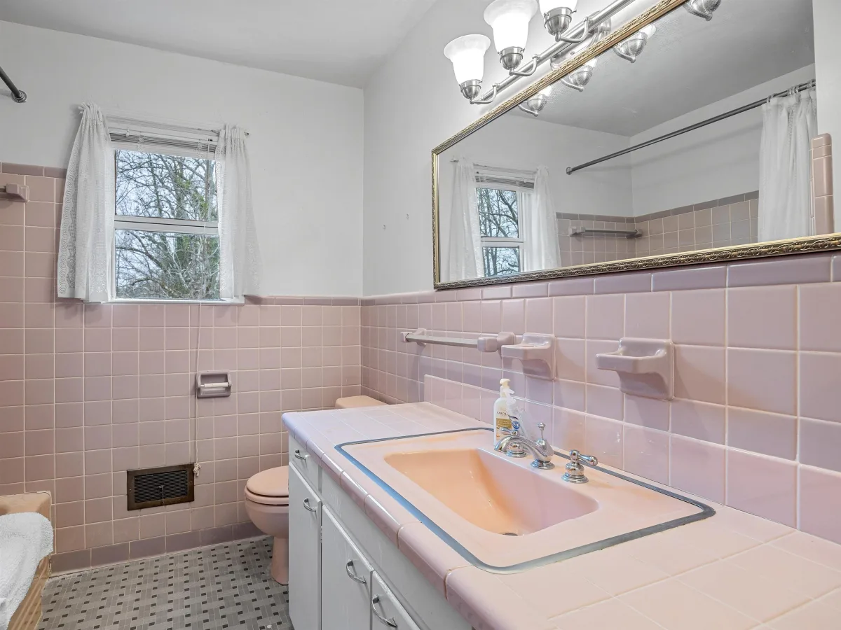 114 York Street  Clinton SC 29325