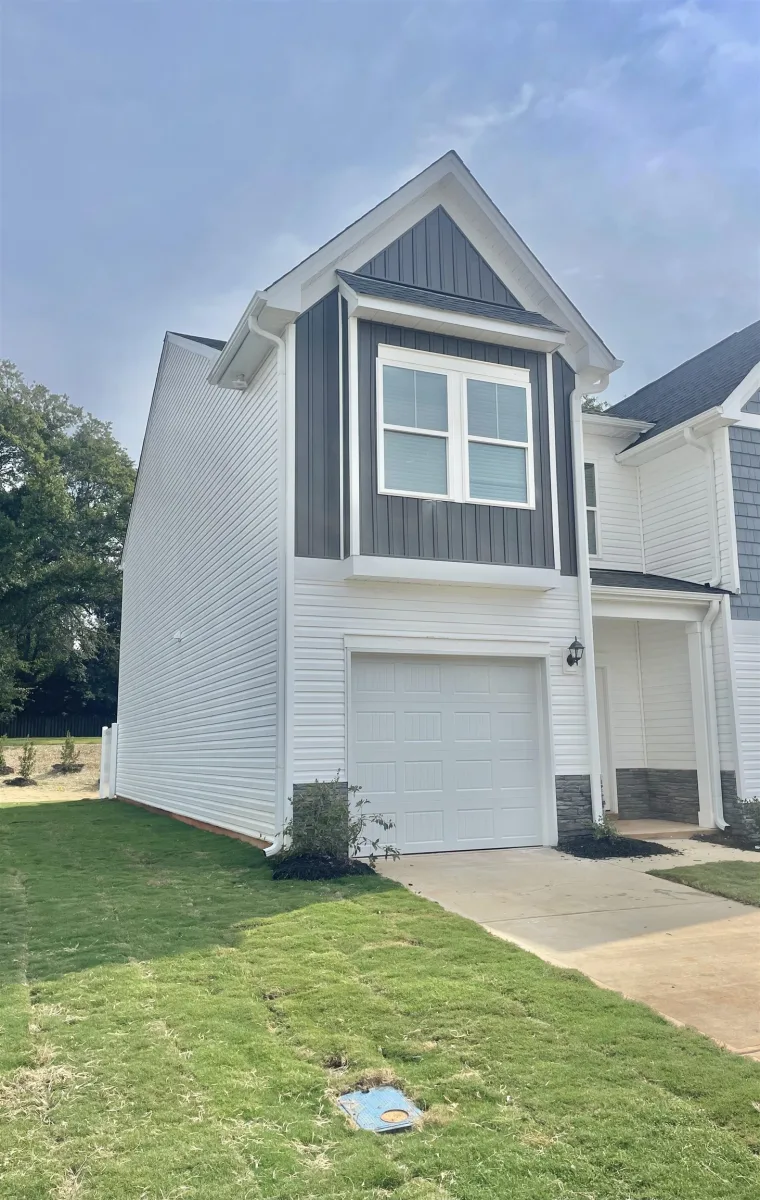 2036 Hillman Way  Roebuck SC 29376