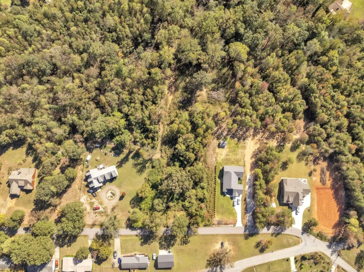 1025 Saluda Lake Road  ***  Greenville SC 29617