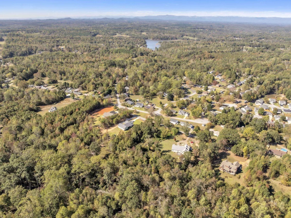 1025 Saluda Lake Road  ***  Greenville SC 29617
