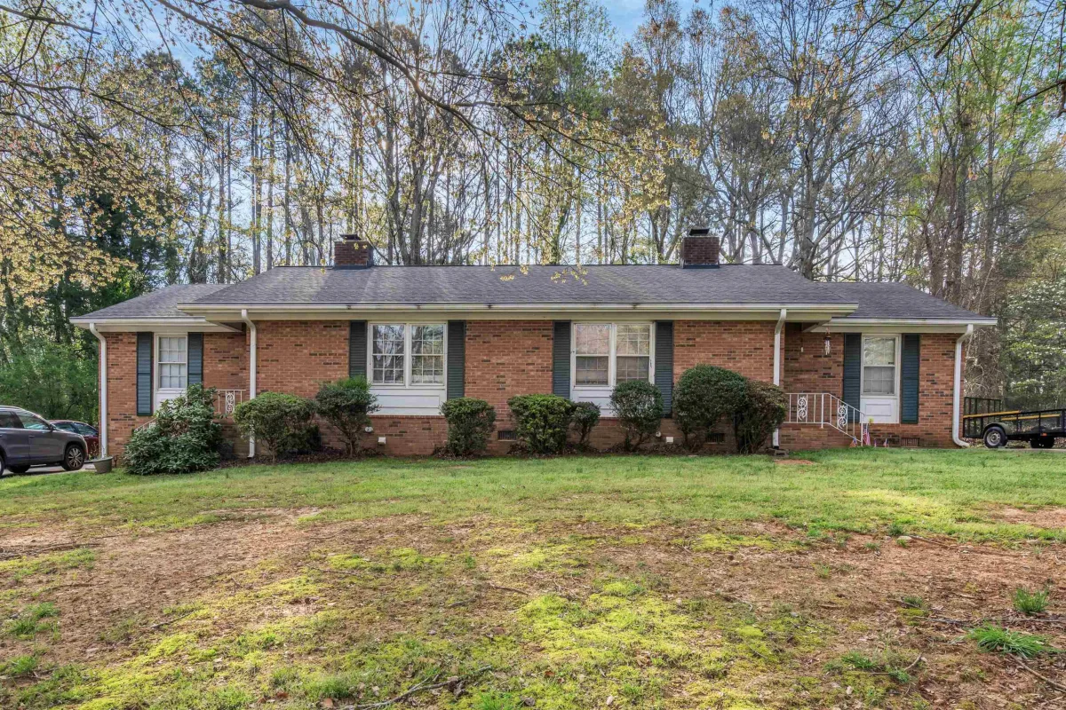 129 Clint Court  ***  Spartanburg SC 29307