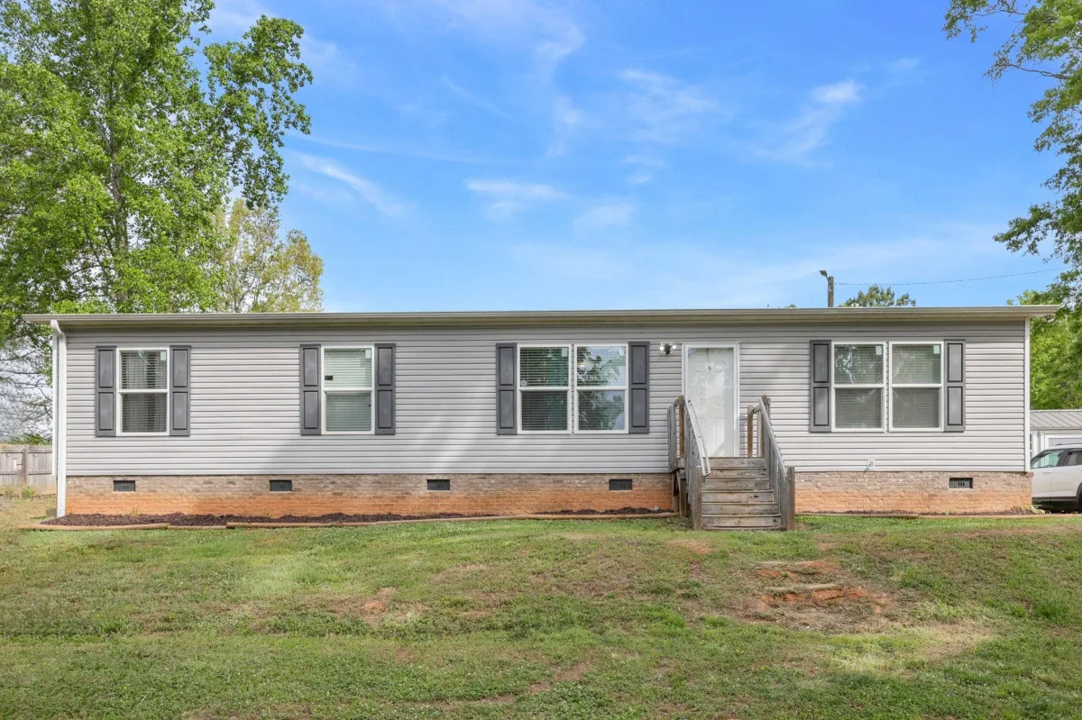 50 Old School House Road Mayo SC 29368