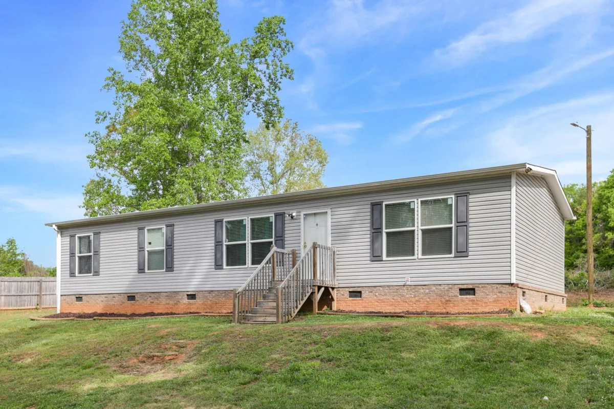 50 Old School House Road Mayo SC 29368