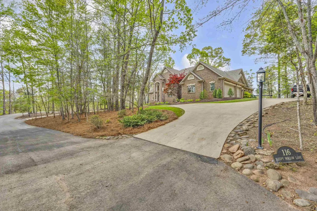 116 Sleepy Hollow Lane  Spartanburg SC 29306