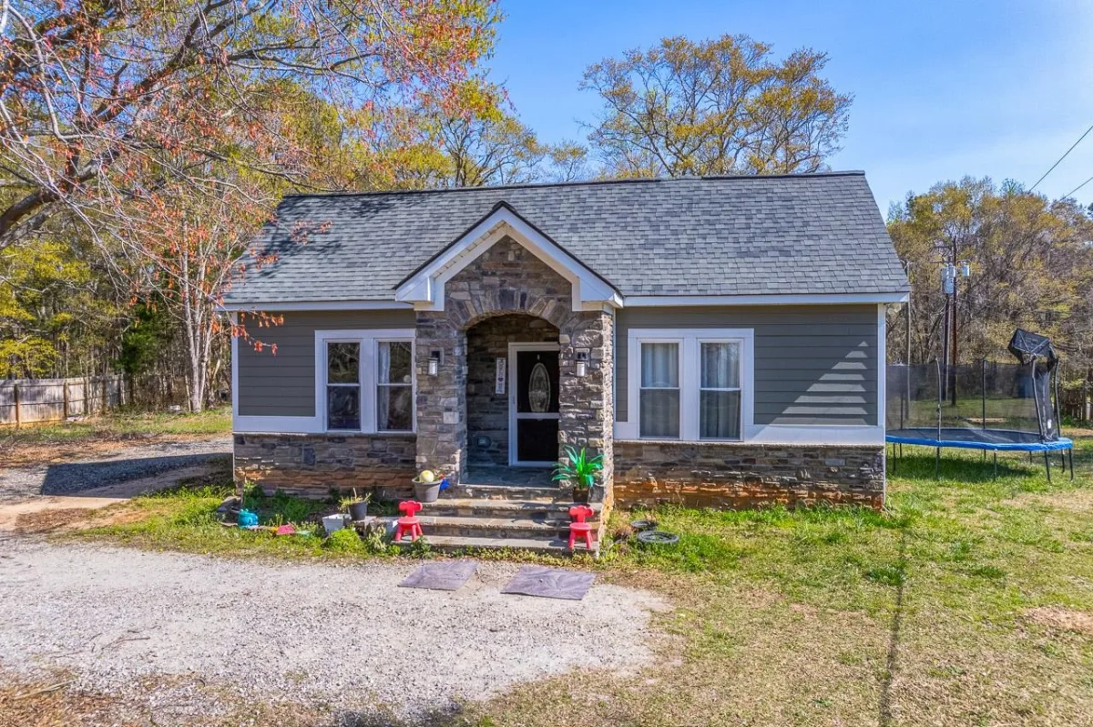 5209 215 Highway  Pauline SC 29374