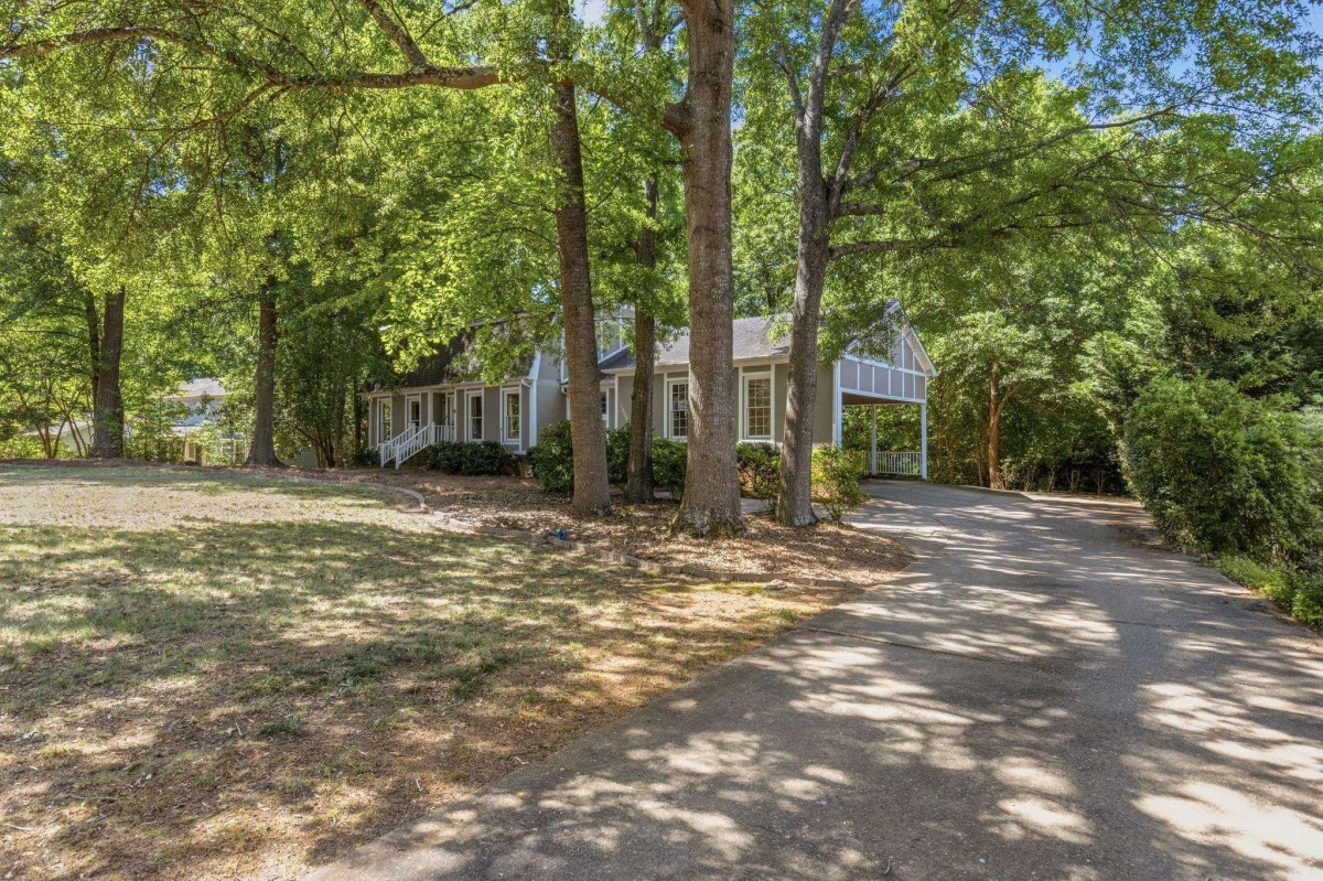 204 Fernbrook Circle  Spartanburg SC 29307