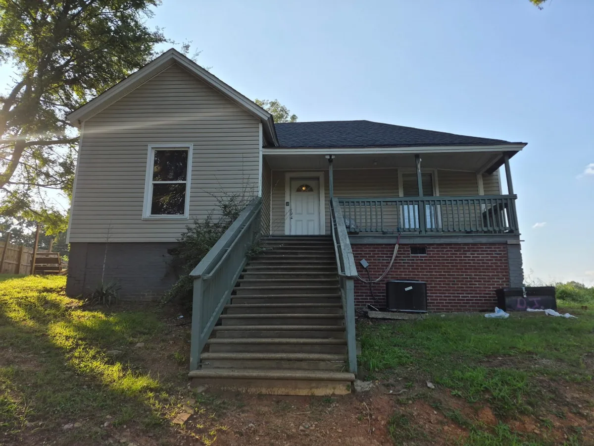 5 Arkmain St Street  Spartanburg SC 29306
