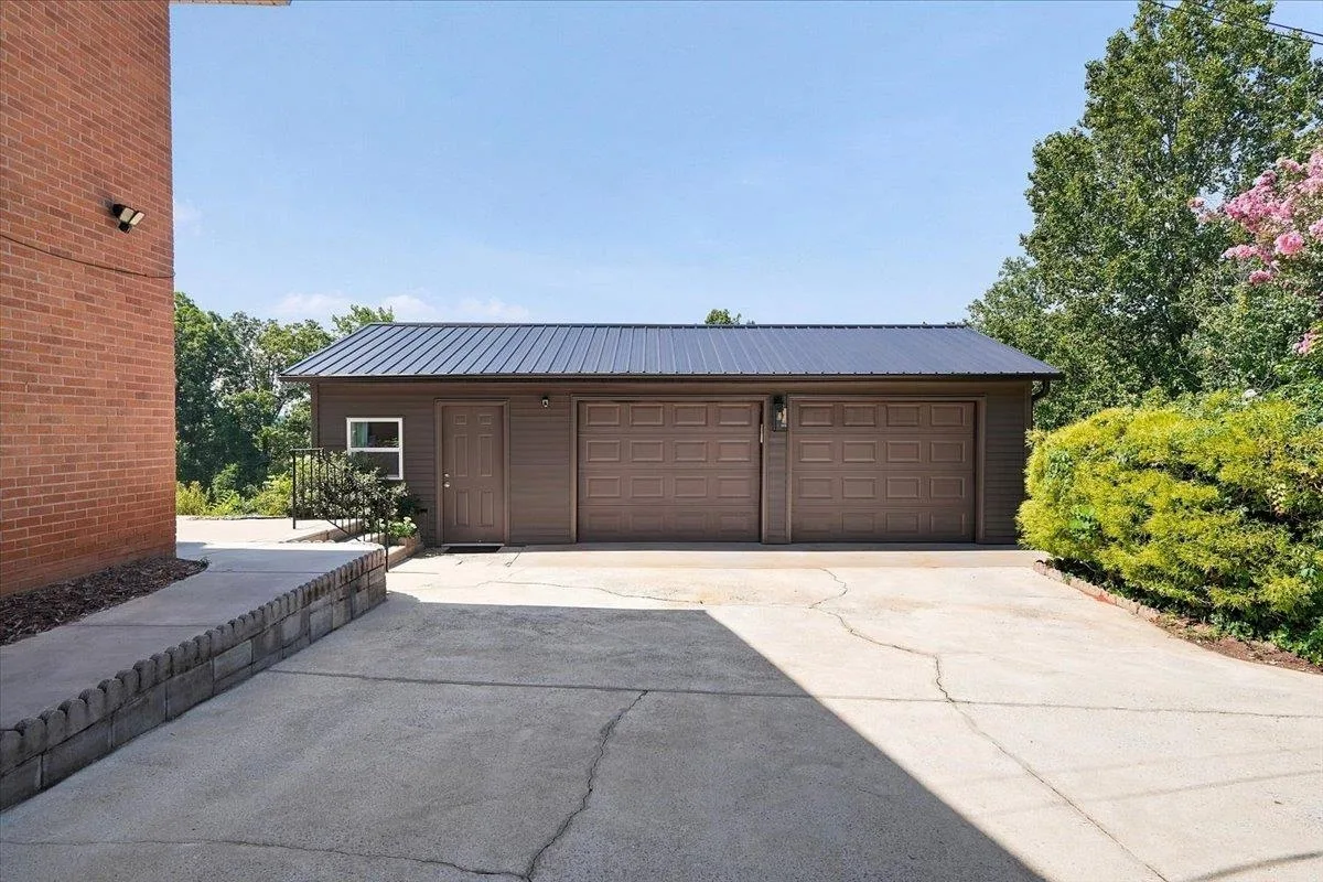 219 Fairview Drive Greenville SC 29609