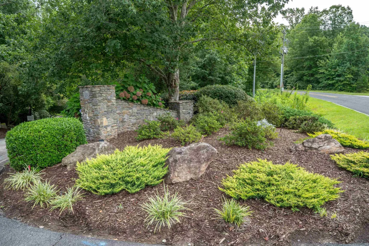 12 Queensmoor Road  ***  Travelers Rest SC 29690