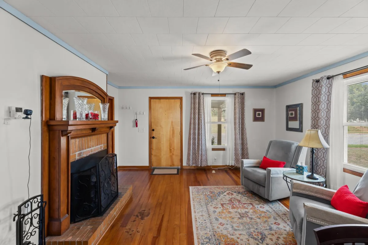 705 Forest Street Jonesville SC 29353