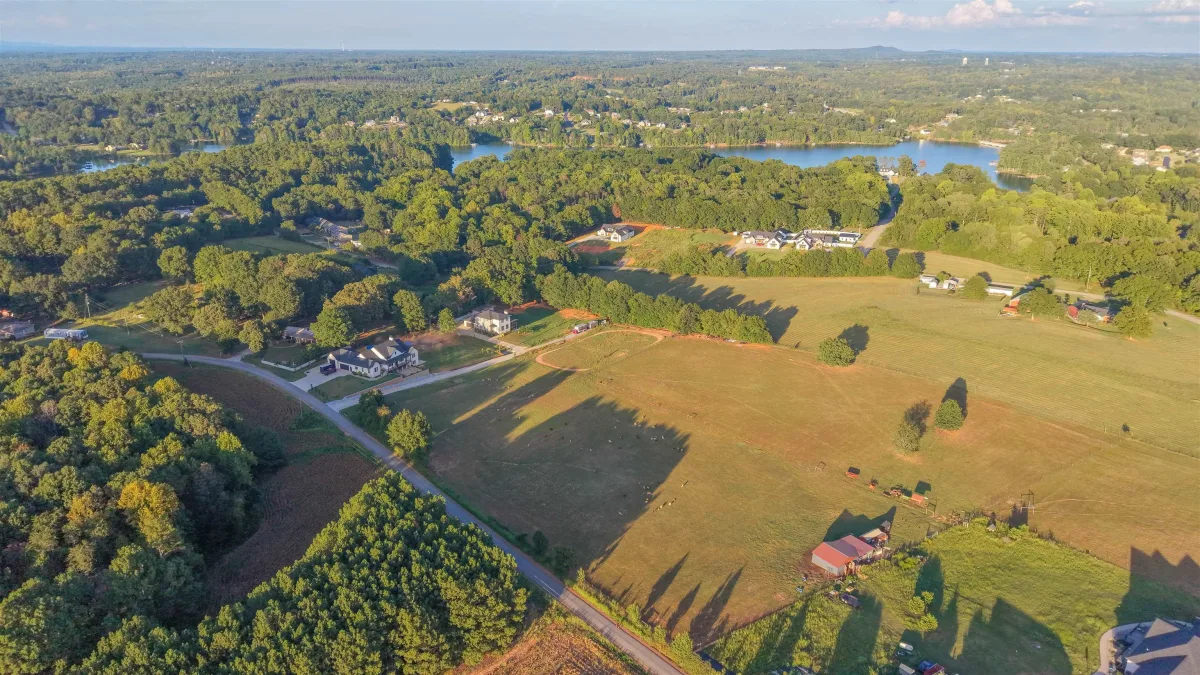 146 Country Oak Road Road  ***  Chesnee SC 29323